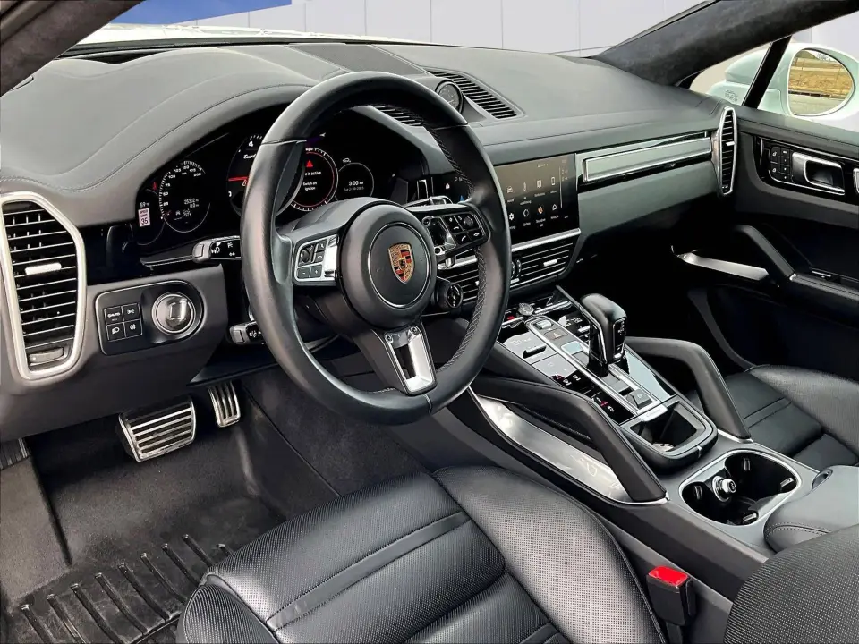 2023 Porsche Cayenne Coup Turbo - Photo 31