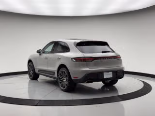 2026 Porsche Macan Base - Photo 17