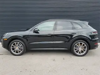 2025 Porsche Cayenne Base - Photo 13