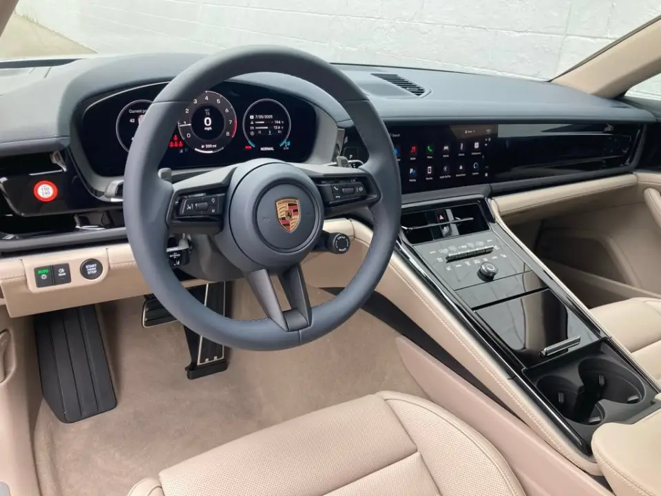 2025 Porsche Panamera Base - Photo 31