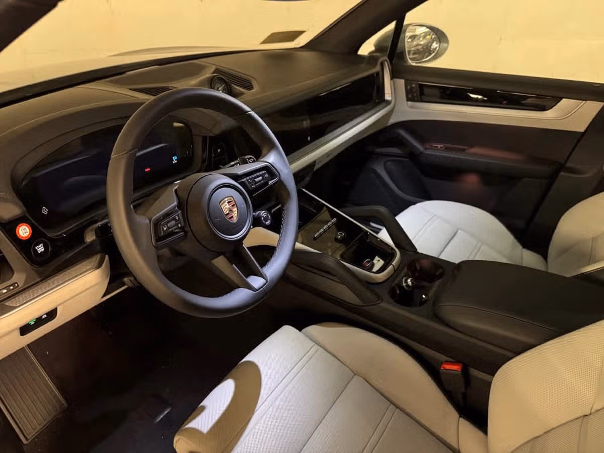 2025 Porsche Cayenne E-Hybrid - Photo 28