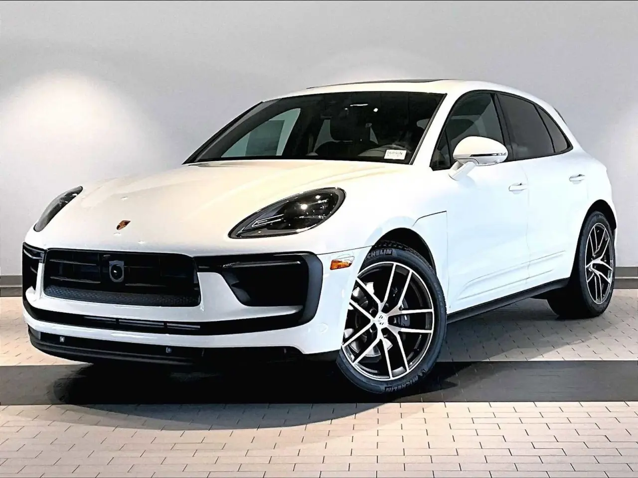 2026 Porsche Macan - Photo 8