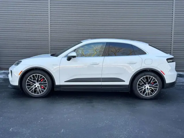 2025 Porsche Macan S - Photo 14