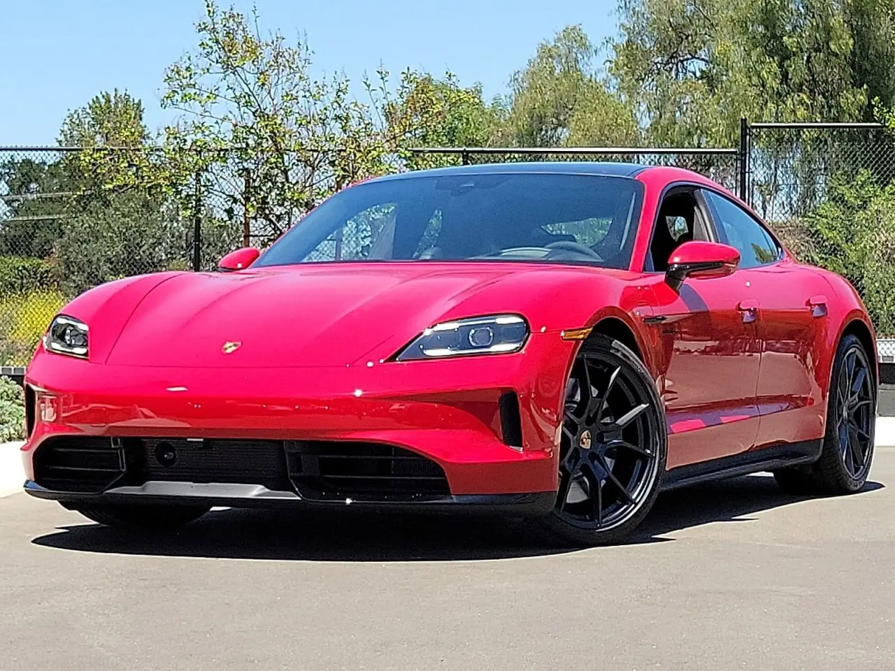 2025 Porsche Taycan GTS - Photo 8