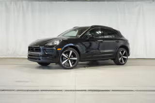 2026 Porsche Macan -'s photo