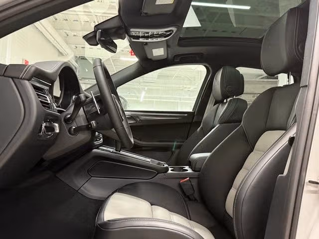 2026 Porsche Macan GTS - Photo 35