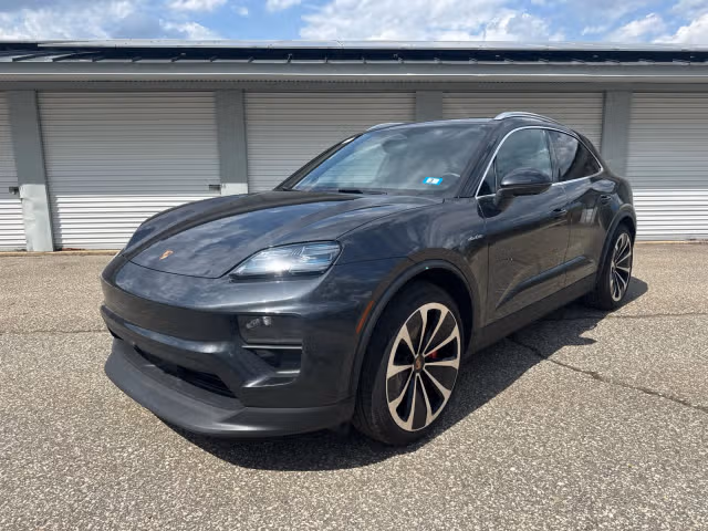 Used 2025 Porsche Macan S with VIN WP1AB2XA4SL152496 for sale in Stratham, NH
