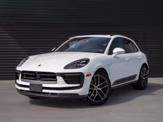 2024 Porsche Macan -'s photo