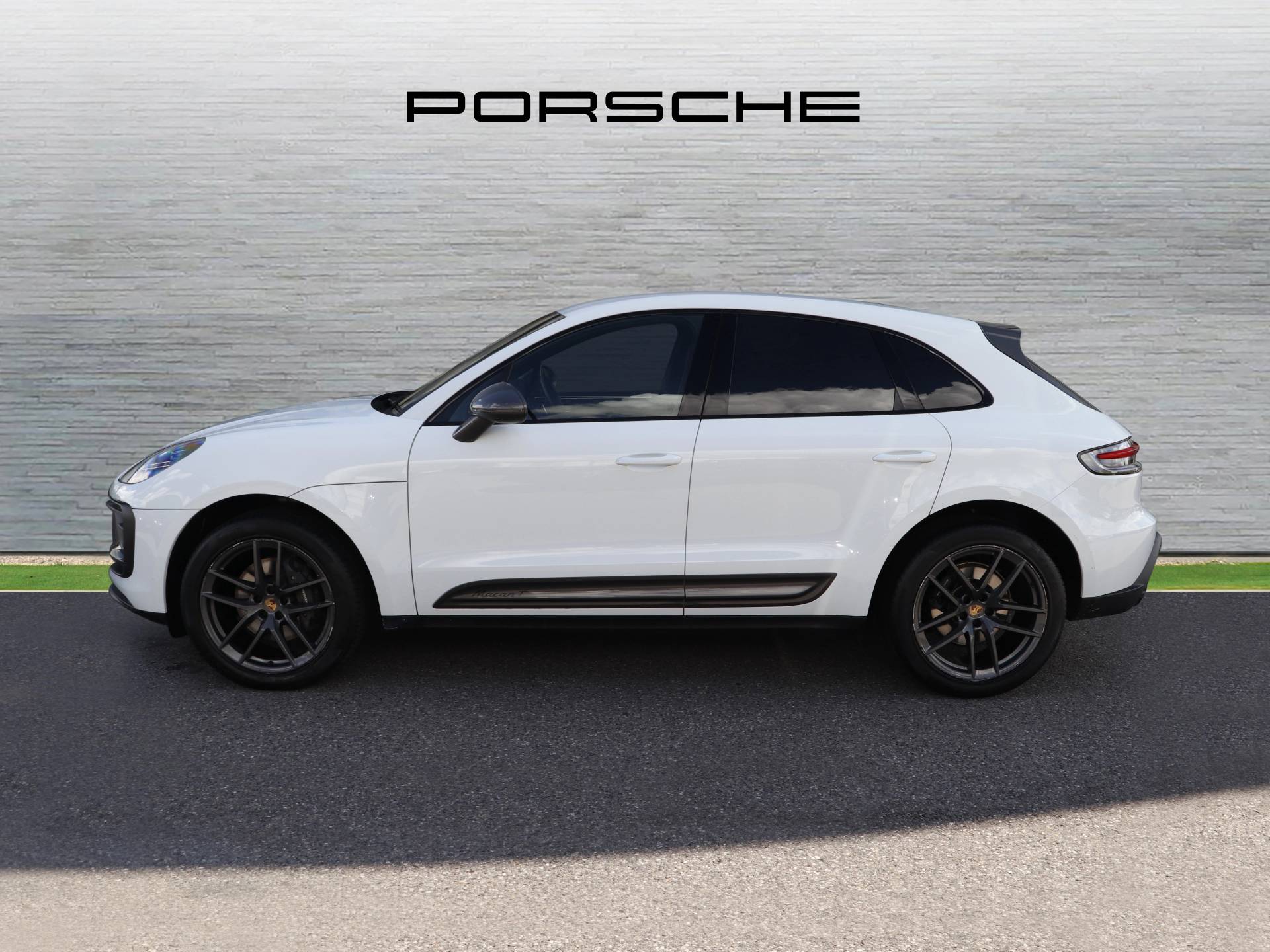 Macan T, photo 2 of 40