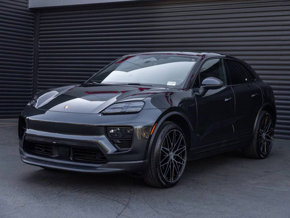 2024 Porsche Macan Base