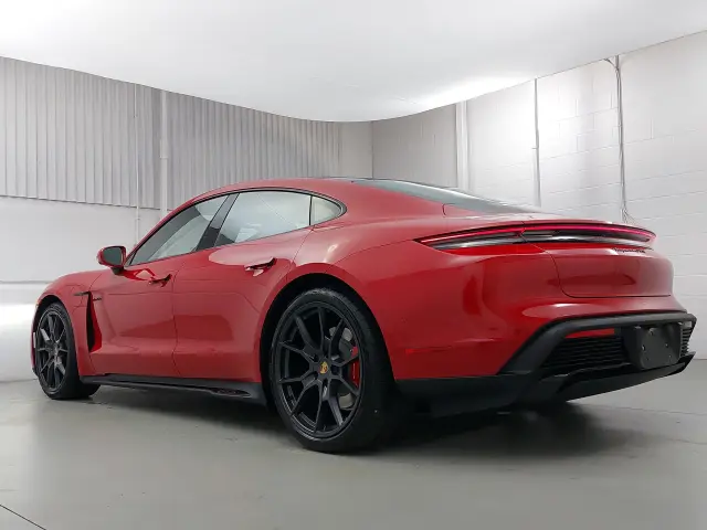 2026 Porsche Taycan GTS - Photo 22