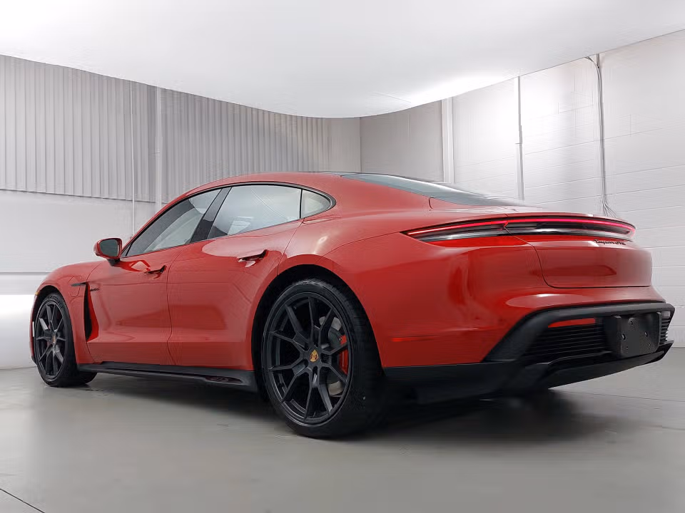 2026 Porsche Taycan GTS - Photo 19