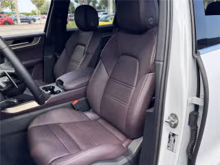 2025 Porsche Cayenne S - Photo 33