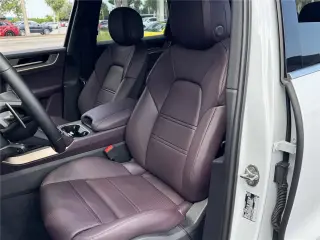 2025 Porsche Cayenne S - Photo 37