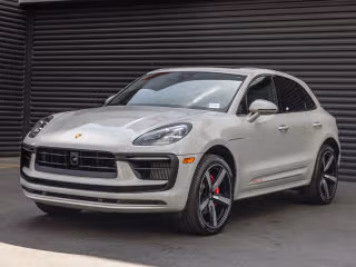 2023 Porsche Macan S's photo