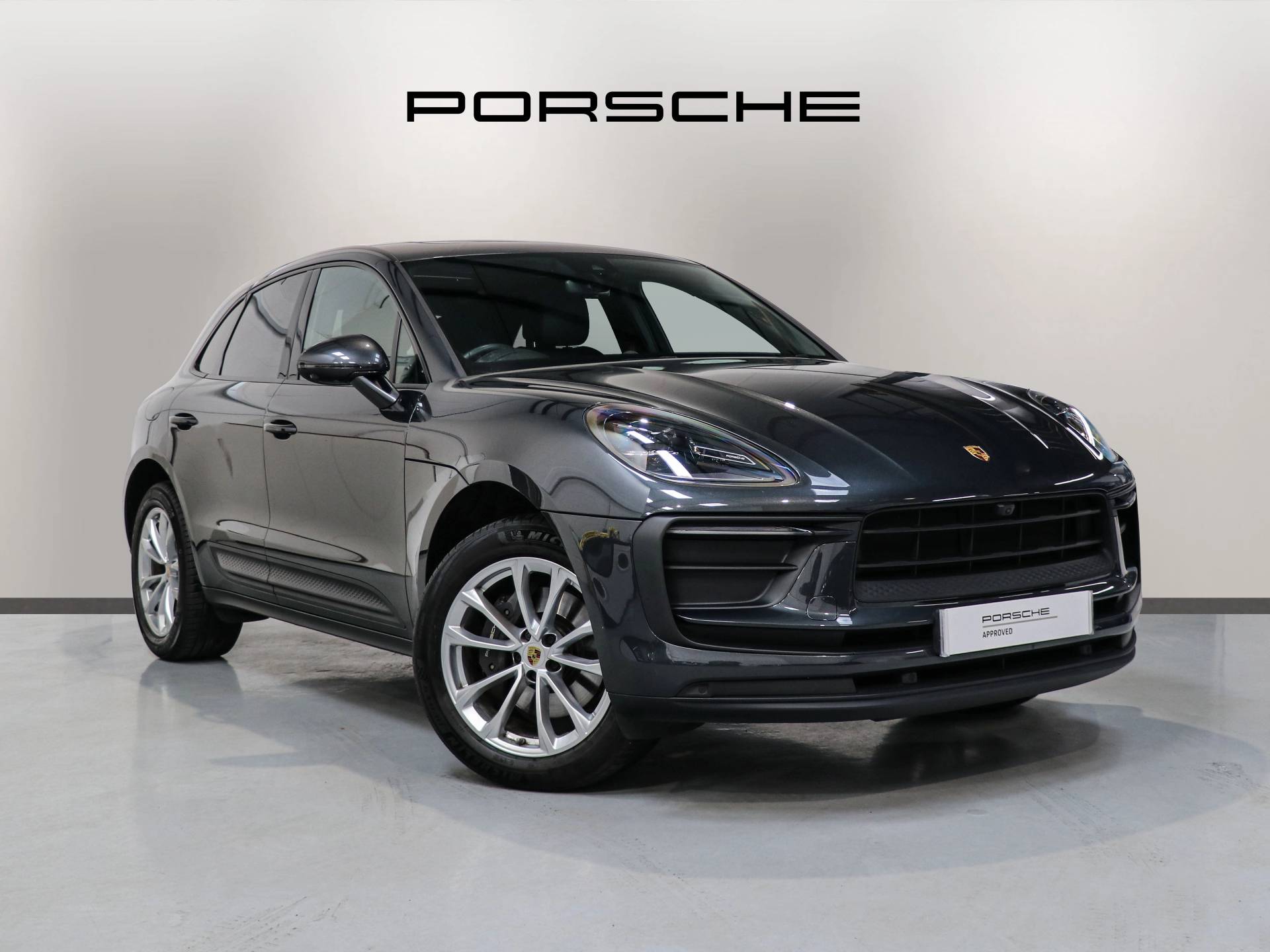 Macan, photo 1 of 31