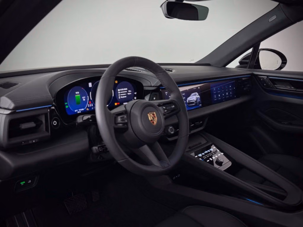 2025 Porsche Macan Base - Photo 28