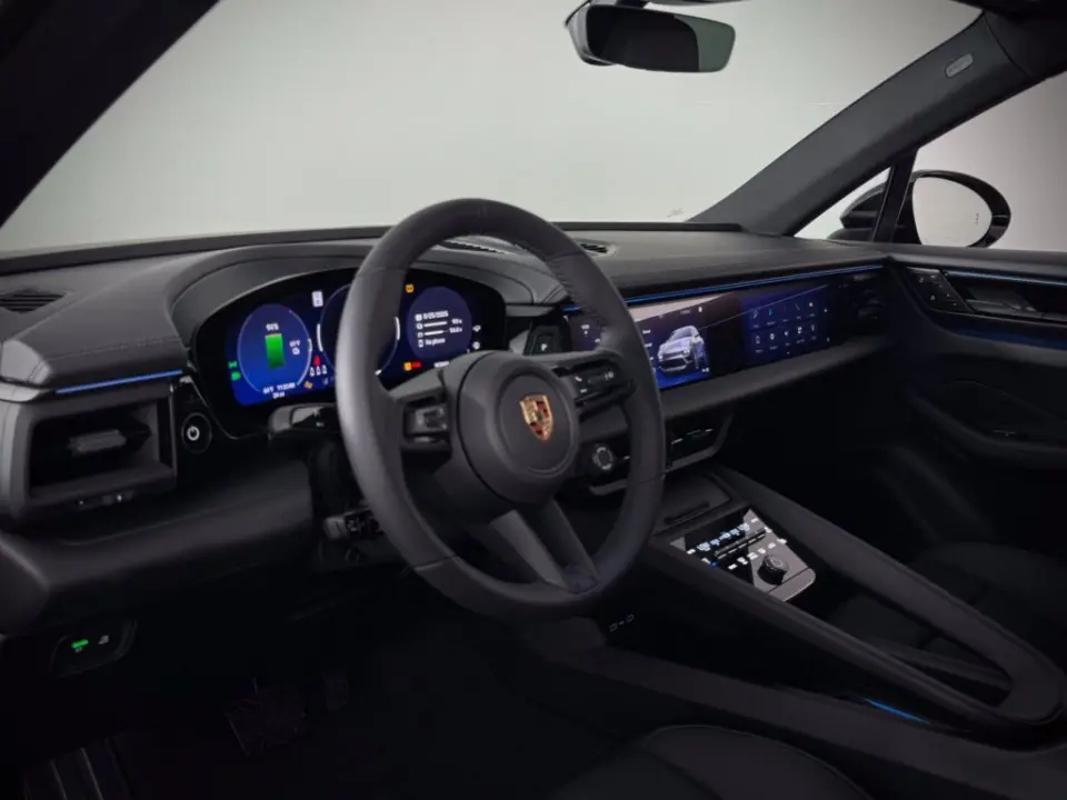 2025 Porsche Macan Base - Photo 31