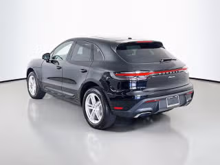 2025 Porsche Macan - Photo 17