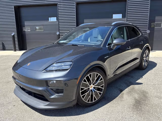 Used 2025 Porsche Macan Base with VIN WP1AA2XA6SL003283 for sale in Dublin, OH