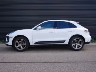 2025 Porsche Macan T - Photo 9