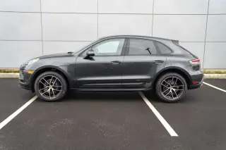 2026 Porsche Macan T - Photo 13