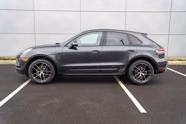 2026 Porsche Macan T - Photo 10