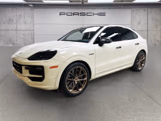 2026 Porsche Cayenne Turbo E-Hybrid's photo