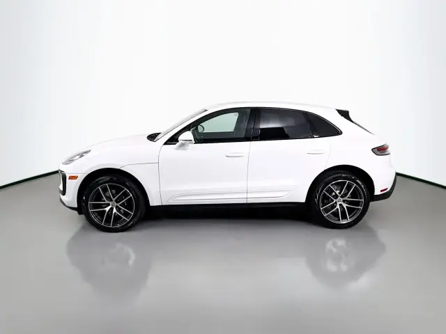 2026 Porsche Macan T - Photo 14