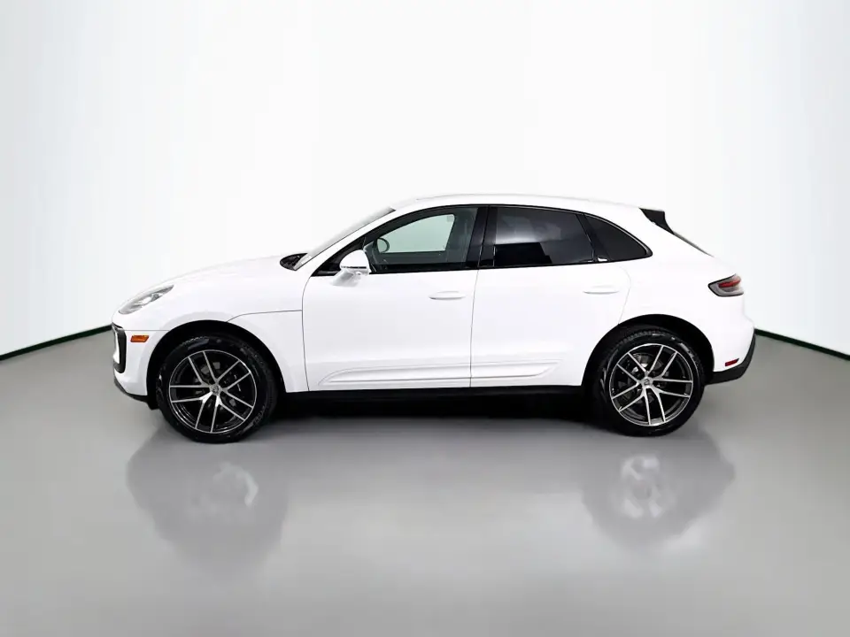 2026 Porsche Macan T - Photo 15