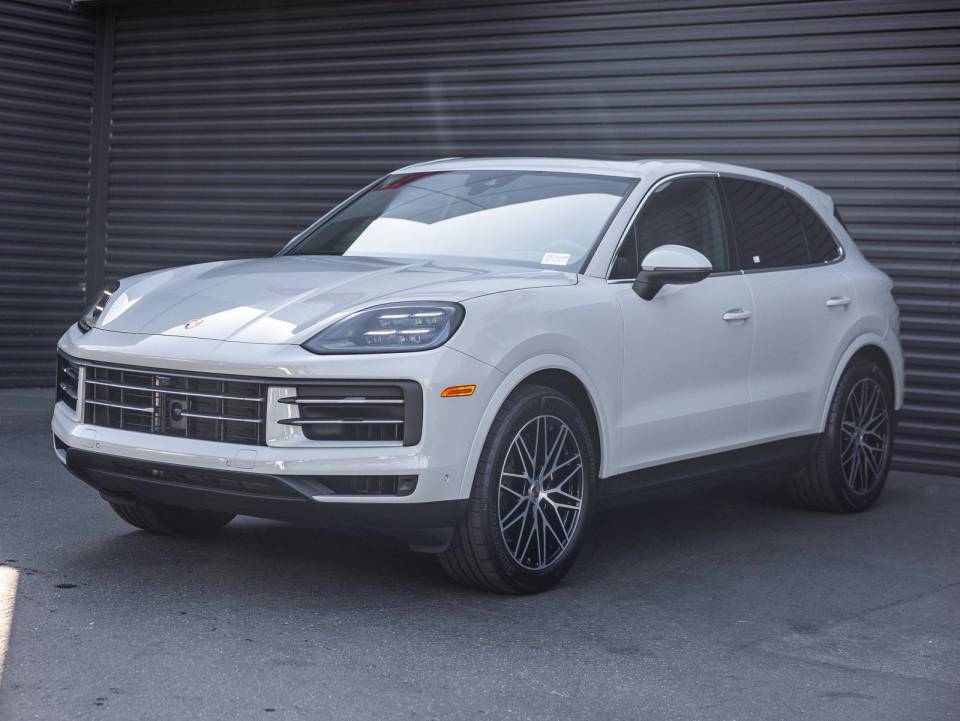2025 Porsche Cayenne Base