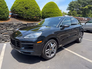 2023 Porsche Cayenne Turbo's photo