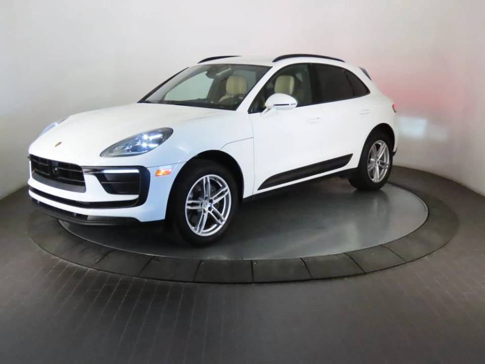 2025 Porsche Macan Base