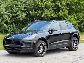 2026 Porsche Macan -'s photo