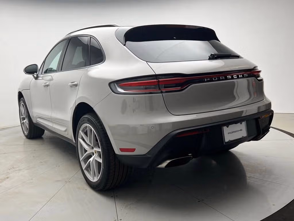 2026 Porsche Macan T - Photo 20