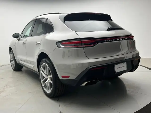 2026 Porsche Macan T - Photo 22