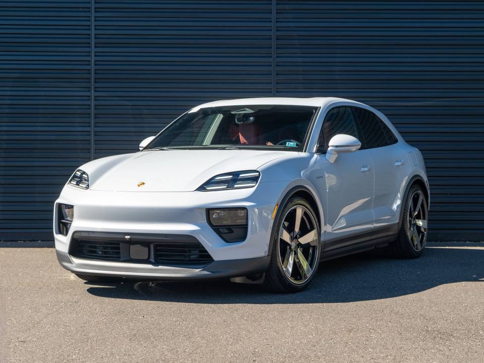 2026 Porsche Macan