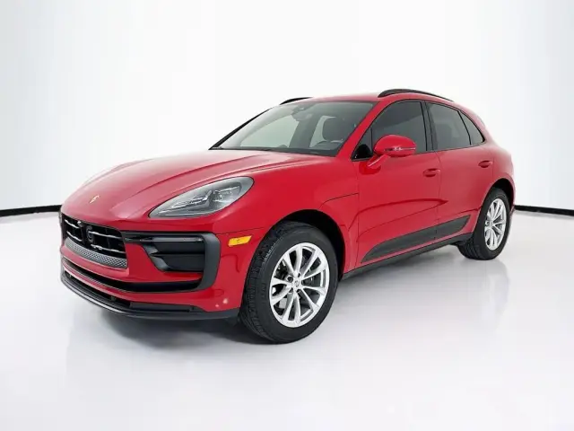 2025 Porsche Macan T - Photo 6