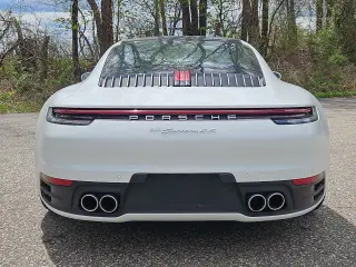 2022 Porsche 911 - Photo 29