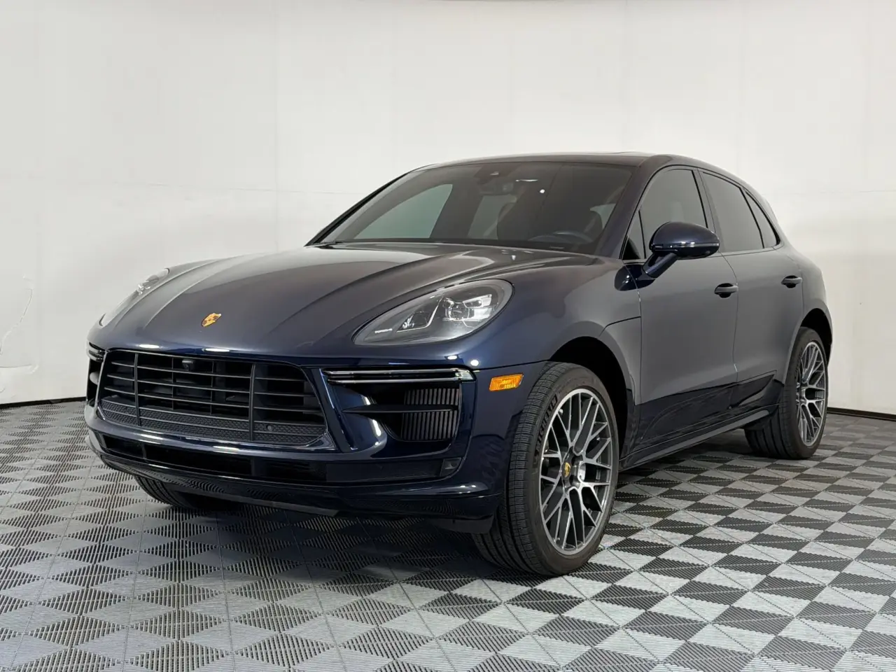 2020 Porsche Macan Turbo (MY20)