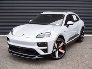 2025 Porsche Macan Macan Turbo Electric's photo