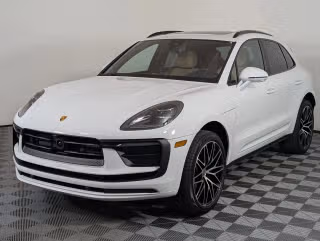 2025 Porsche Macan's photo
