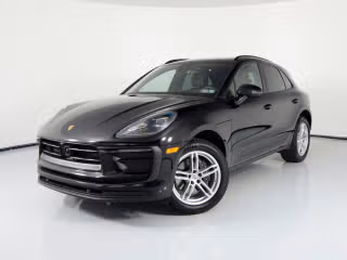 2025 Porsche Macan's photo