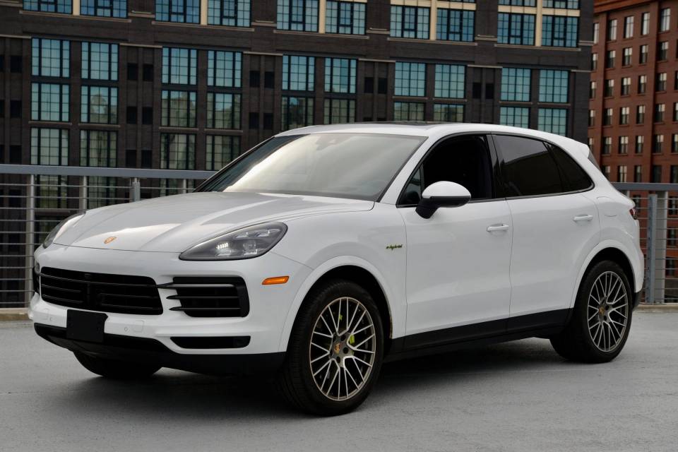 2022 Porsche Cayenne Platinum Edition