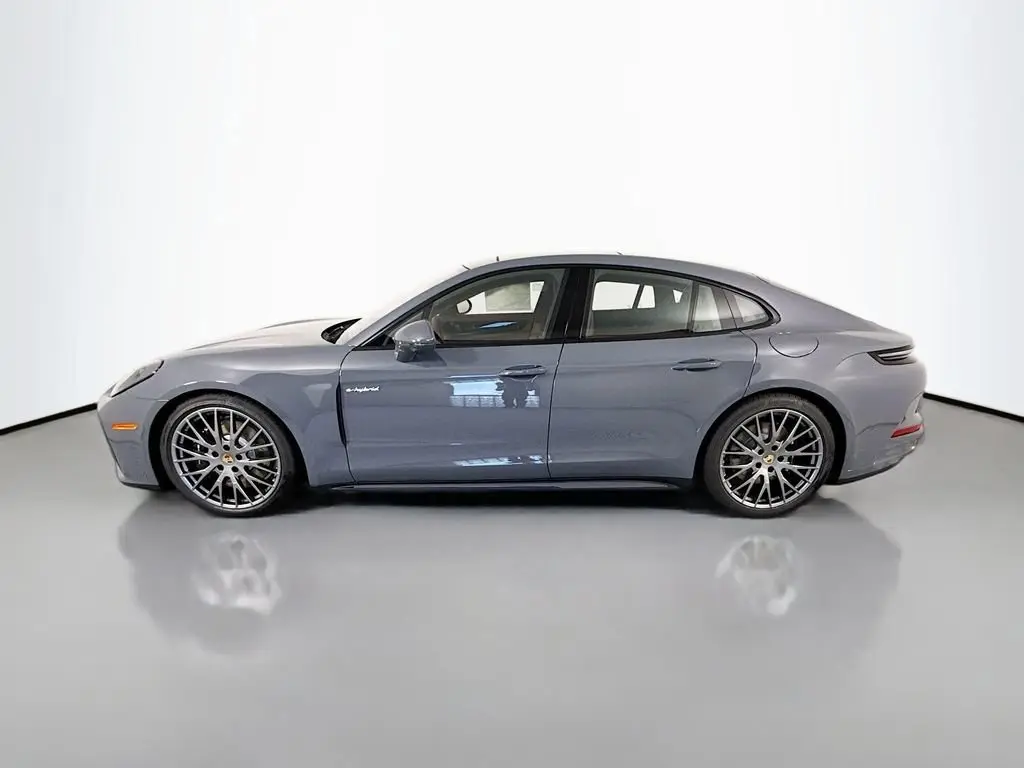 2026 Porsche Panamera 4 E-Hybrid - Photo 16