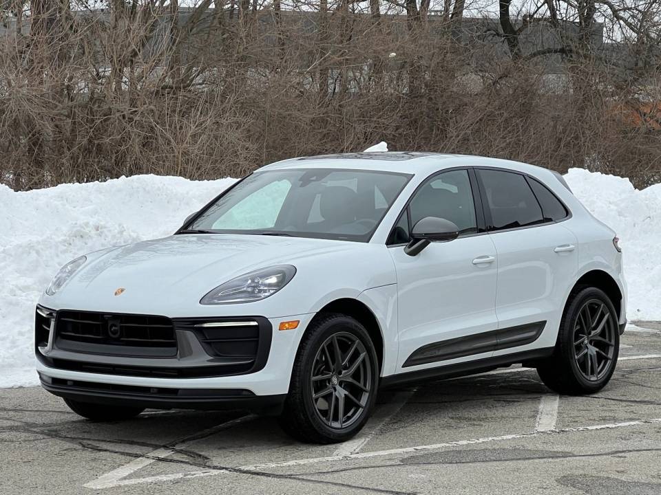 2025 Porsche Macan T