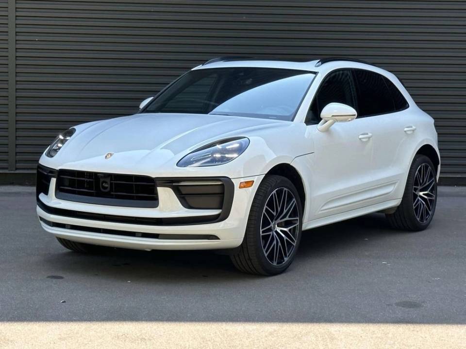 2025 Porsche Macan Base