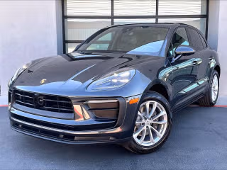 2023 Porsche Macan -'s photo