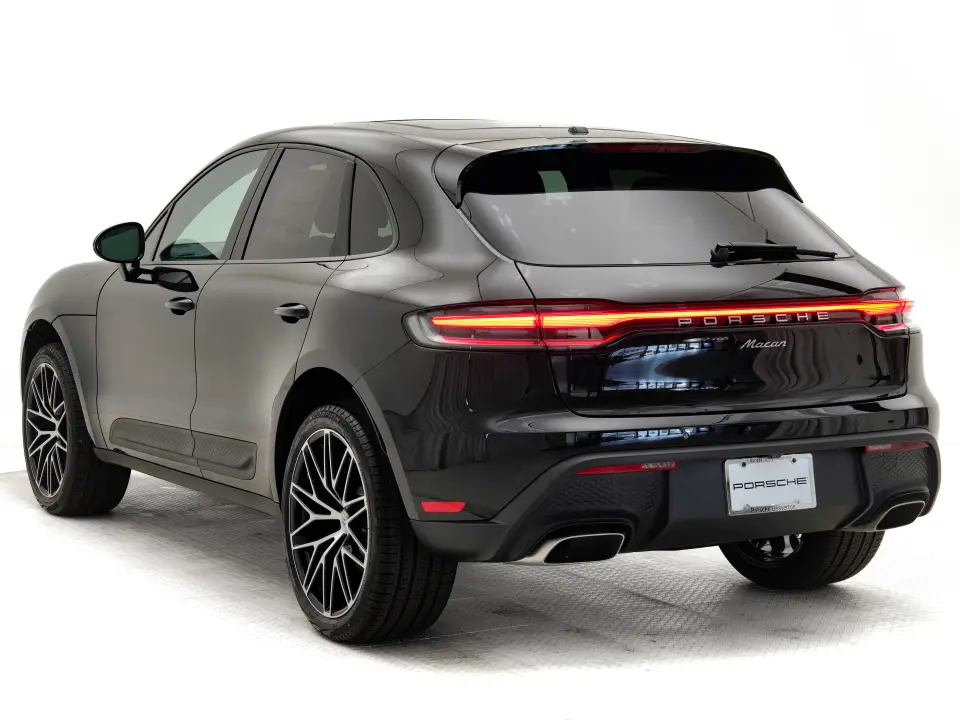 2025 Porsche Macan - Photo 23