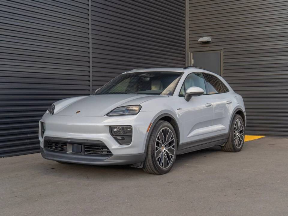 2024 Porsche Macan Base